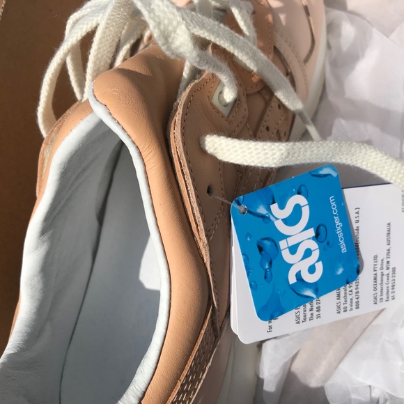 Men's (I bought them for me) Asics Tiger Gel Shoes - Picture 4 of 5